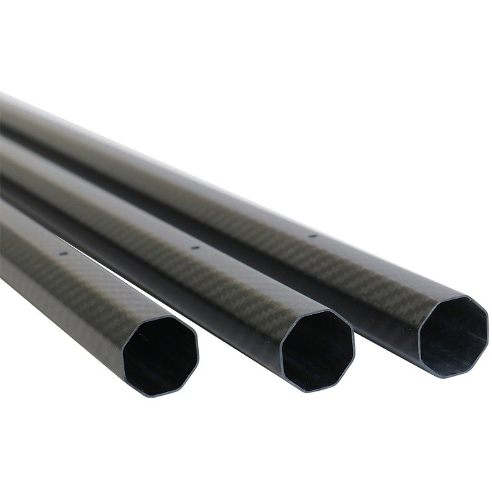 أنبوب مثمن من ألياف الكربون